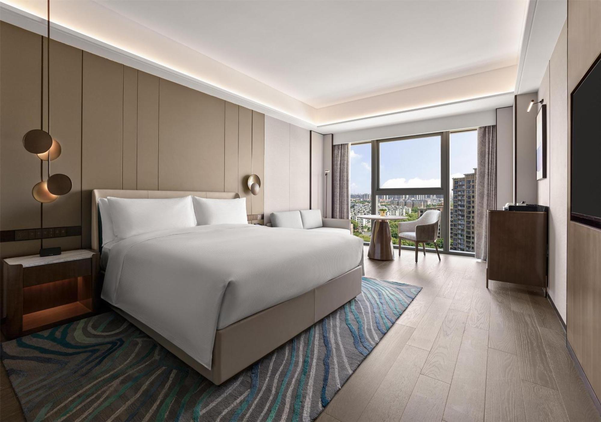 Deluxe King Room with River View